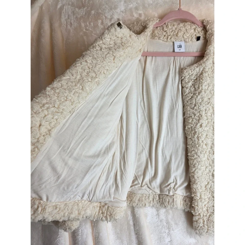 Cabi Cream‎ Textured Fuzzy Cropped Jacket Medium
